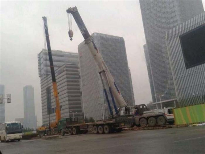 温泉县25吨吊车能吊多重设备？